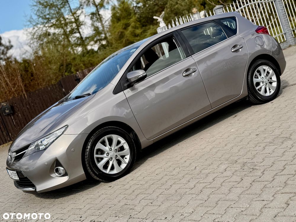 Toyota Auris 1.4 D-4D Life Plus - 33