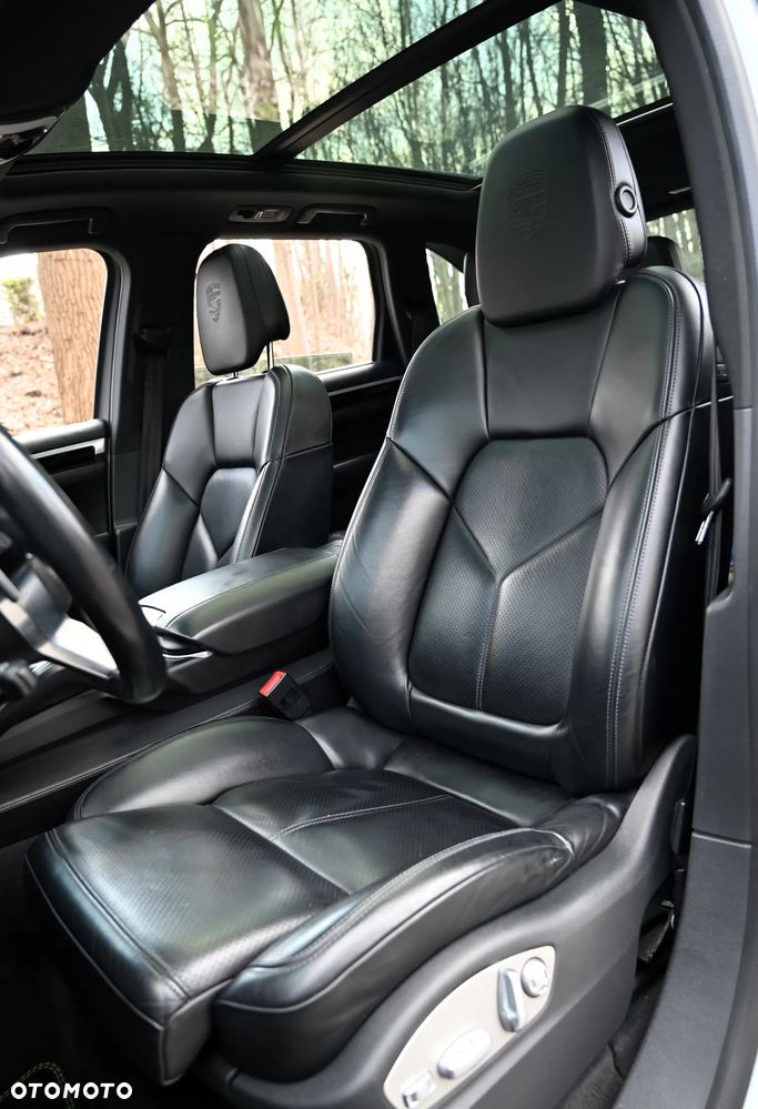 Porsche Cayenne - 36