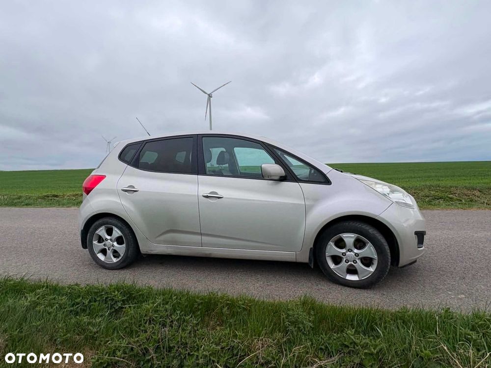 Kia Venga - 5
