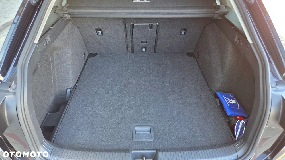 Volkswagen Golf 1.5 eTSI Life DSG - 24