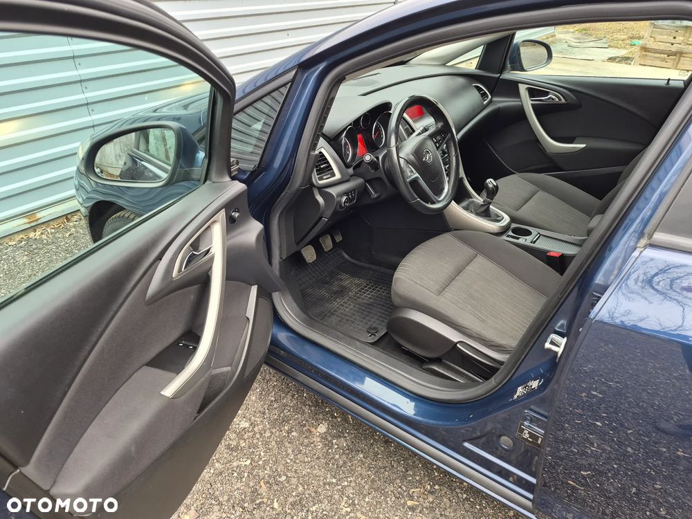 Opel Astra 1.4 T Enjoy - 10