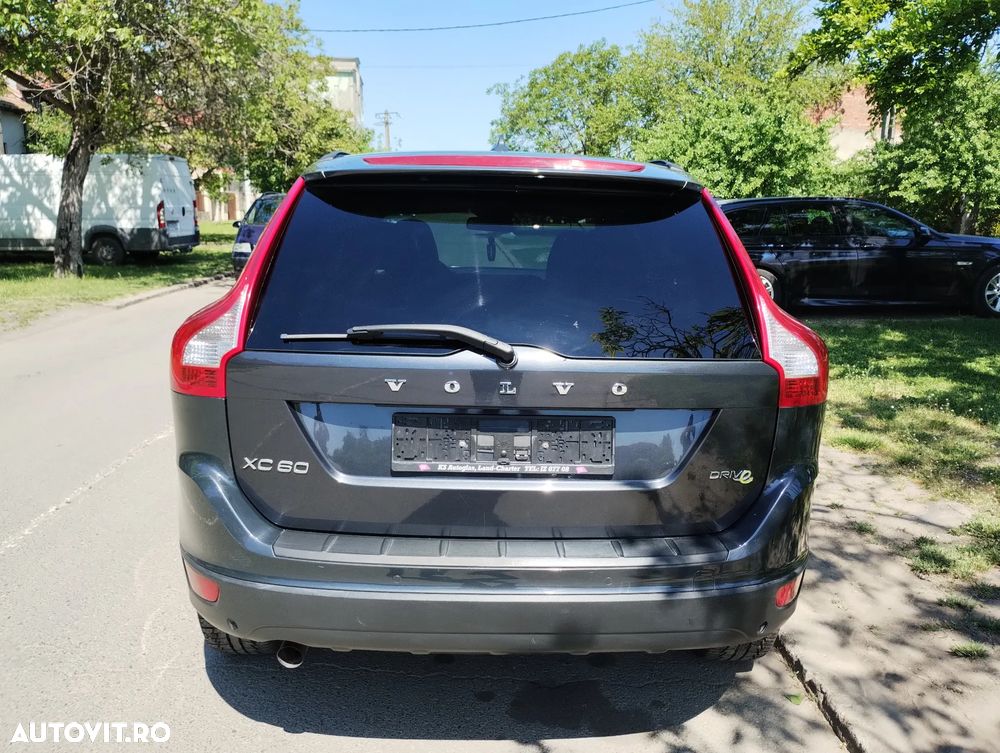 Volvo XC 60 DRIVe R Design - 2