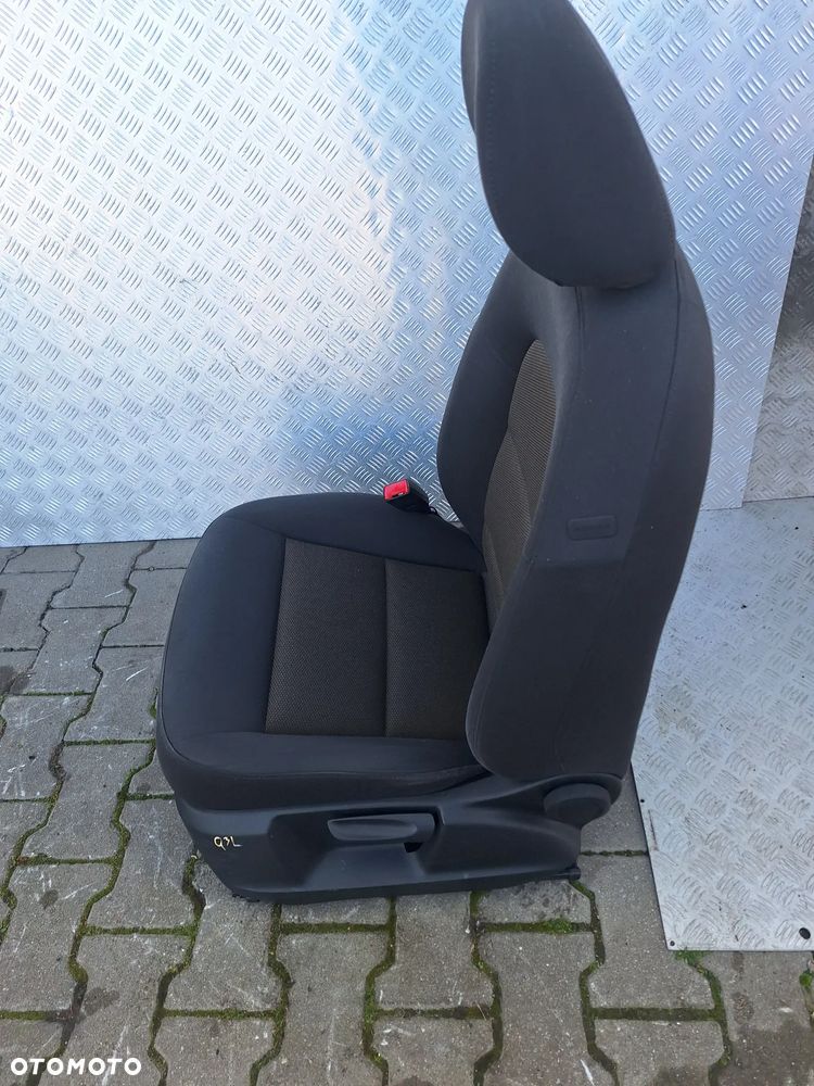 FOTEL LEWY PRZÓD KIEROWCY - AUDI Q3 14R - 2