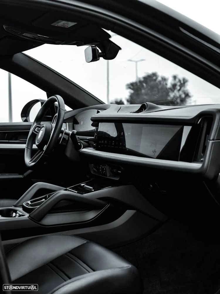 Porsche Cayenne Coupé E-Hybrid - 8