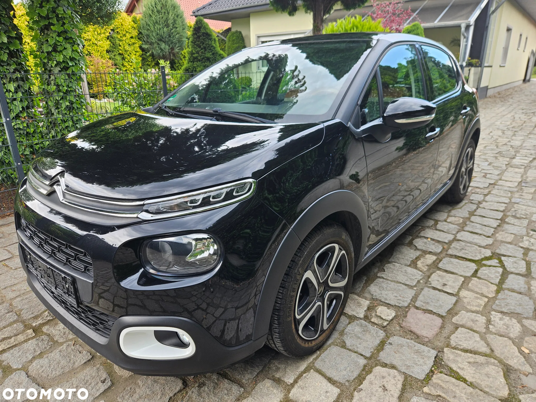 Citroën C3 1.2 PureTech Shine - 2