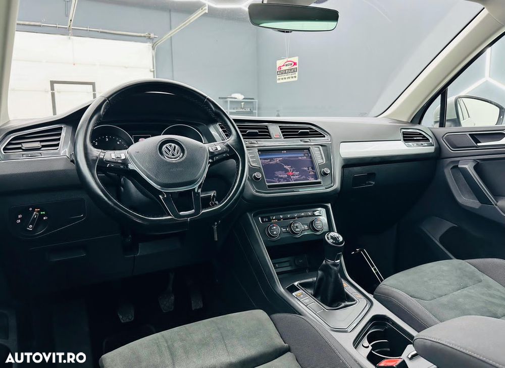 Volkswagen Tiguan - 23