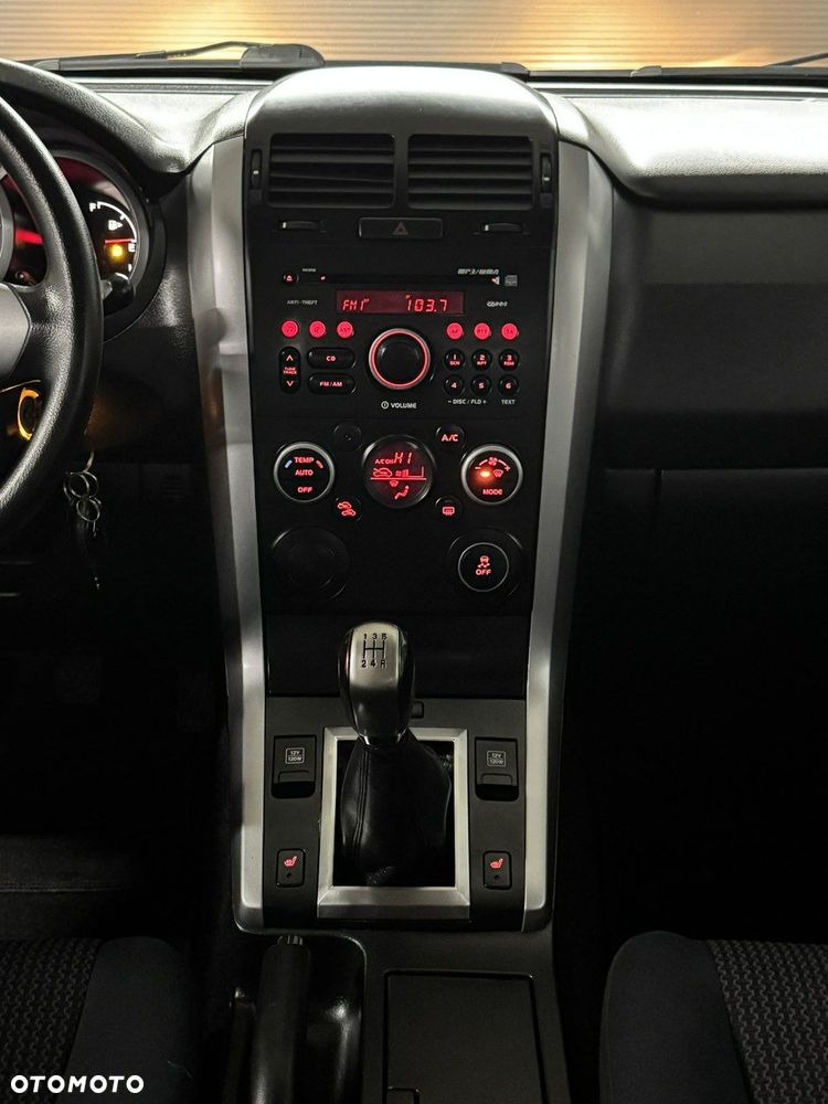 Suzuki Grand Vitara - 27