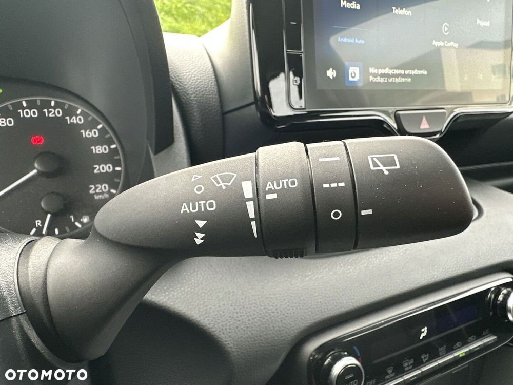 Toyota Yaris Hybrid 1.5 Comfort - 22