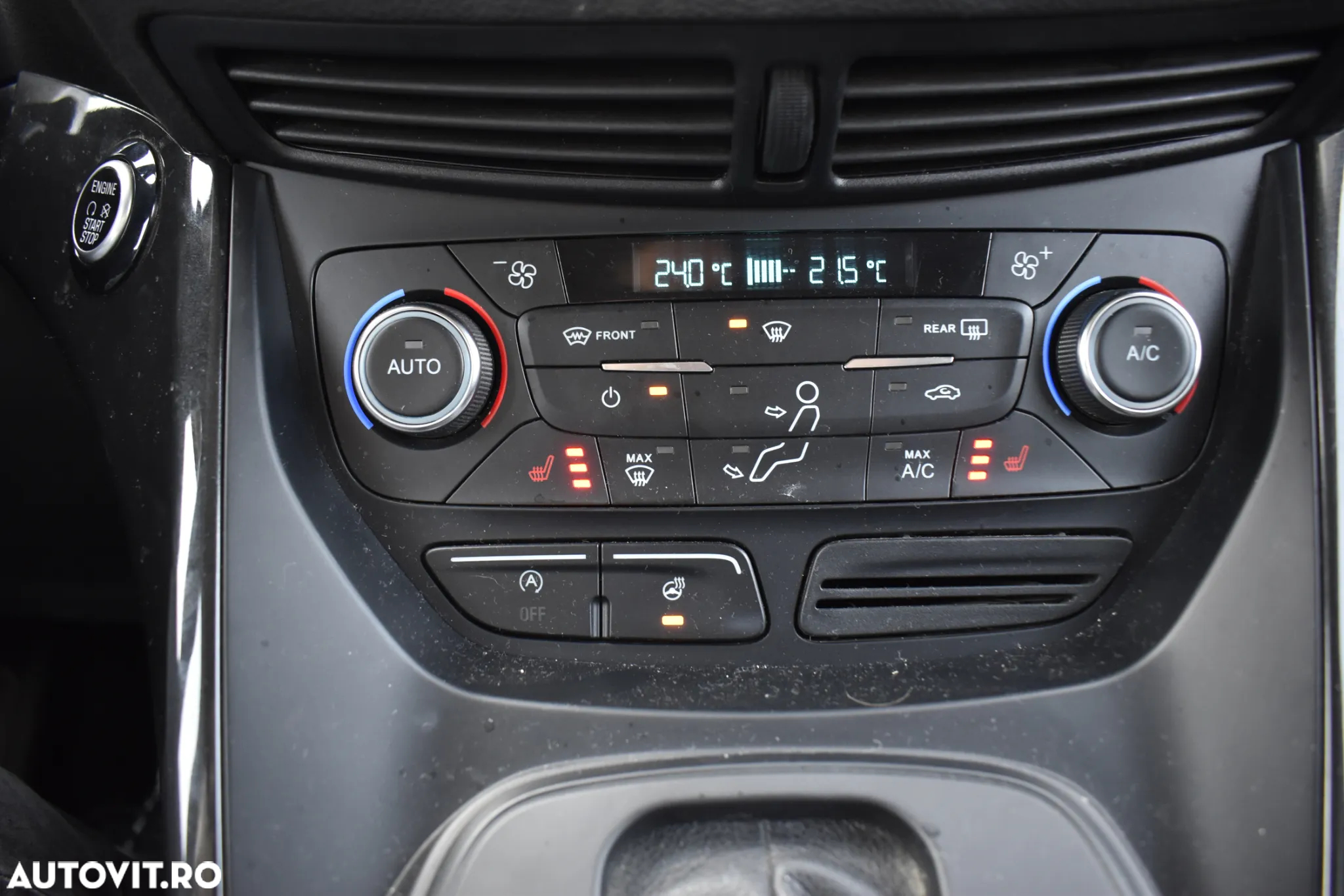 Ford Kuga 2.0 TDCi 4WD Powershift Titanium - 34