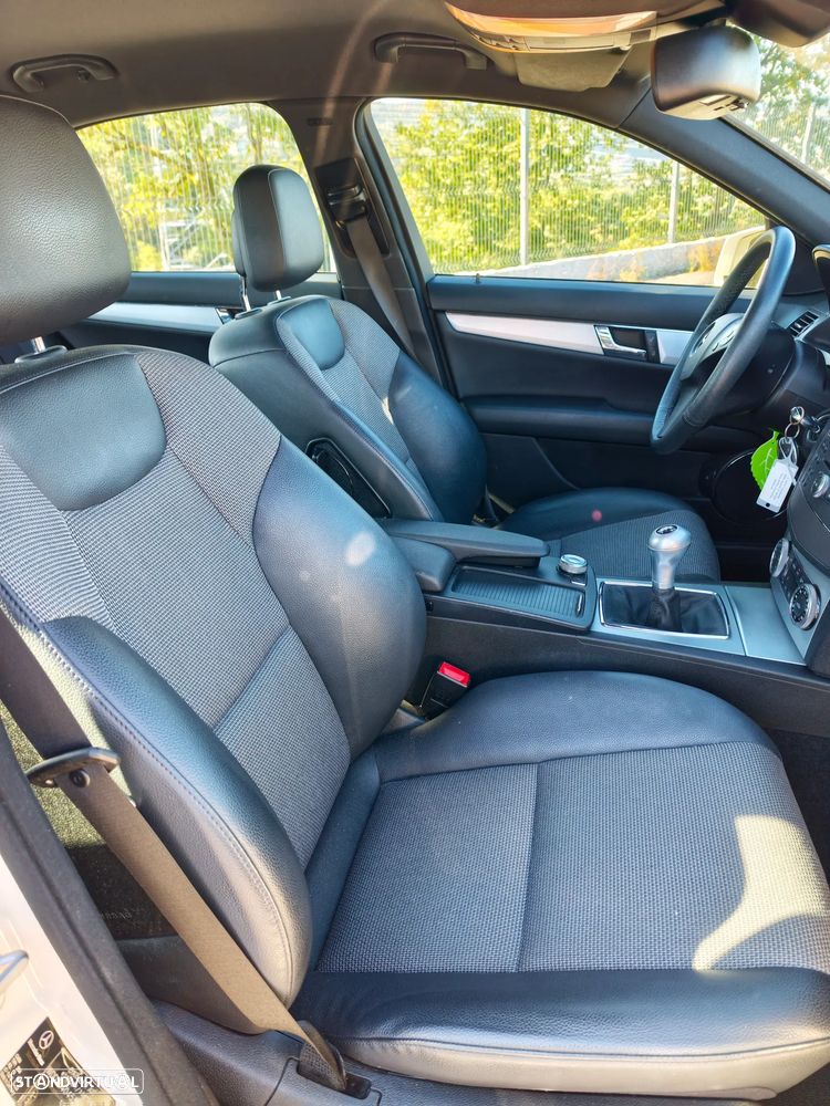 Mercedes-Benz C 180 Kompressor BlueEFFICIENCY Avantgarde - 4