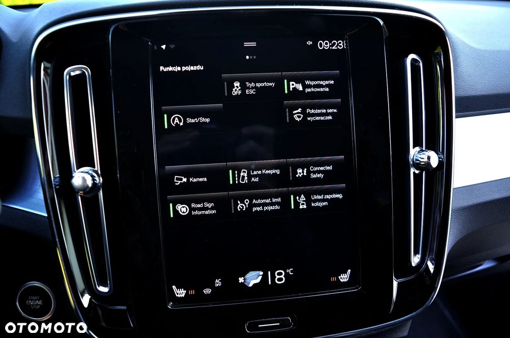 Volvo XC 40 D3 Momentum Pro - 31