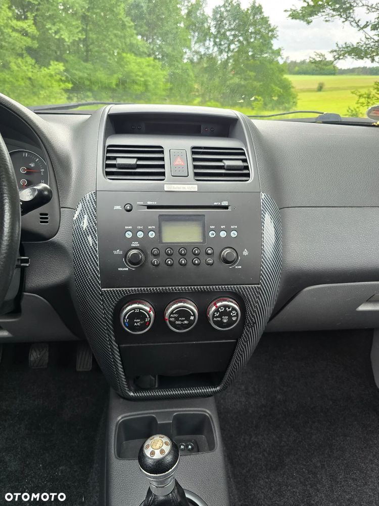Suzuki SX4 1.6 GS / Premium - 9