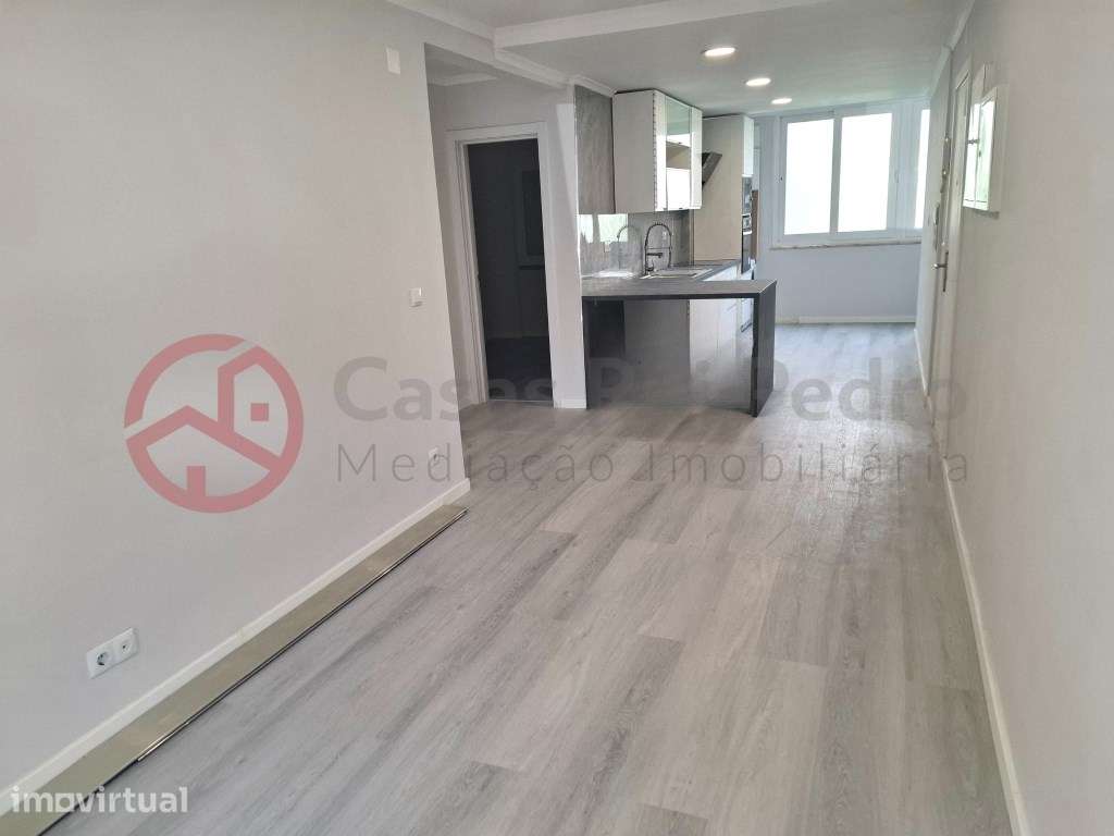 Apartamento T2 totalmente remodelado em Benfica - Grande imagem: 2/30