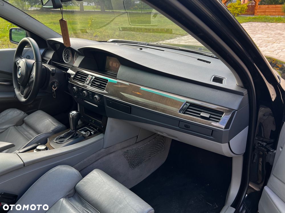 BMW Seria 5 - 32