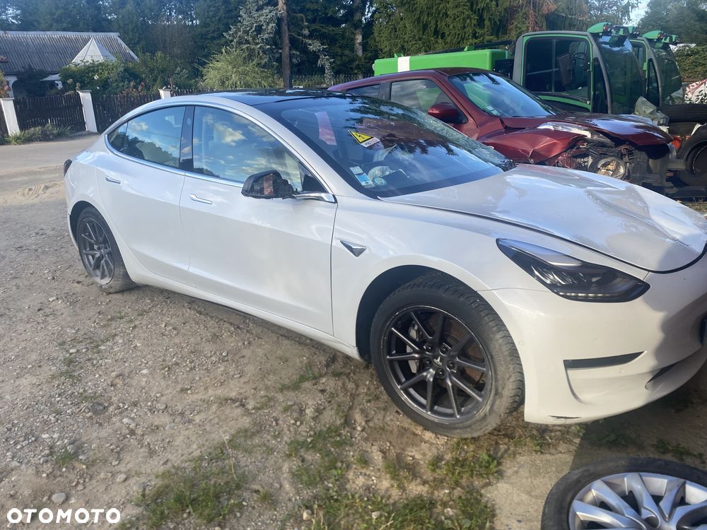 Tesla Model 3 Long Range AWD - 1