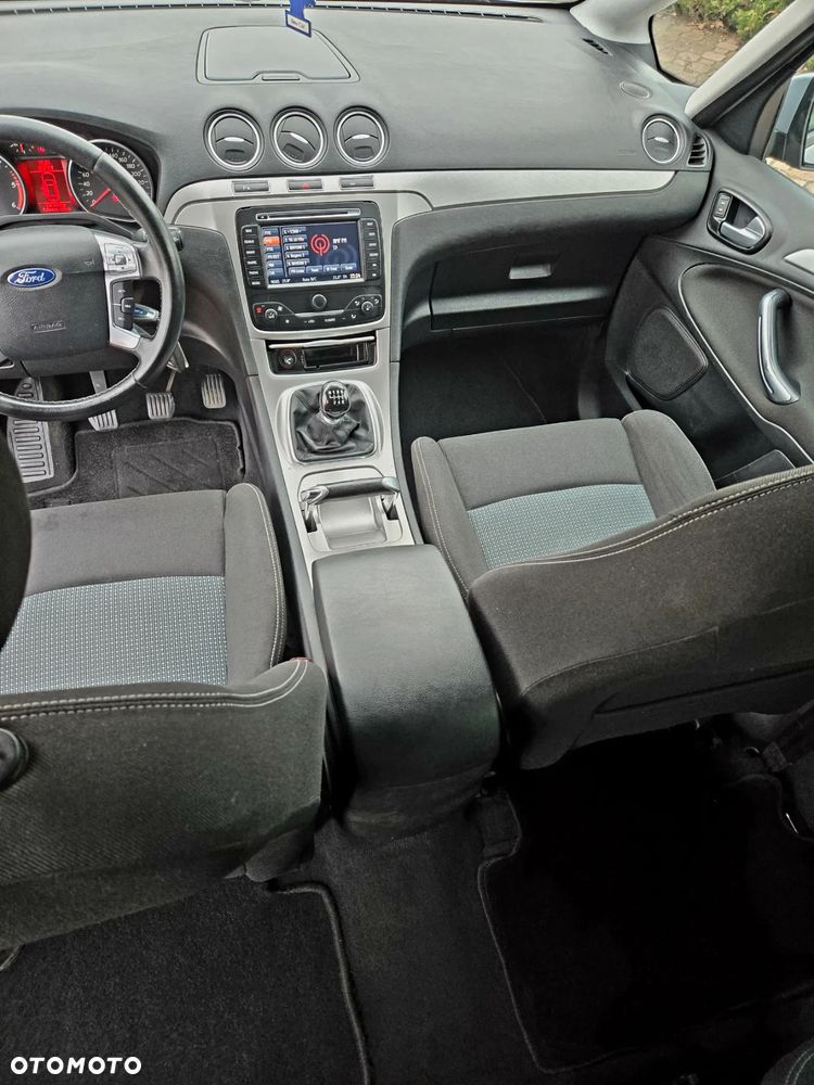 Ford S-Max 2.0 TDCi DPF Ambiente - 16