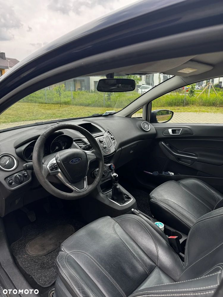 Ford Fiesta 1.5 TDCi Ambiente - 12