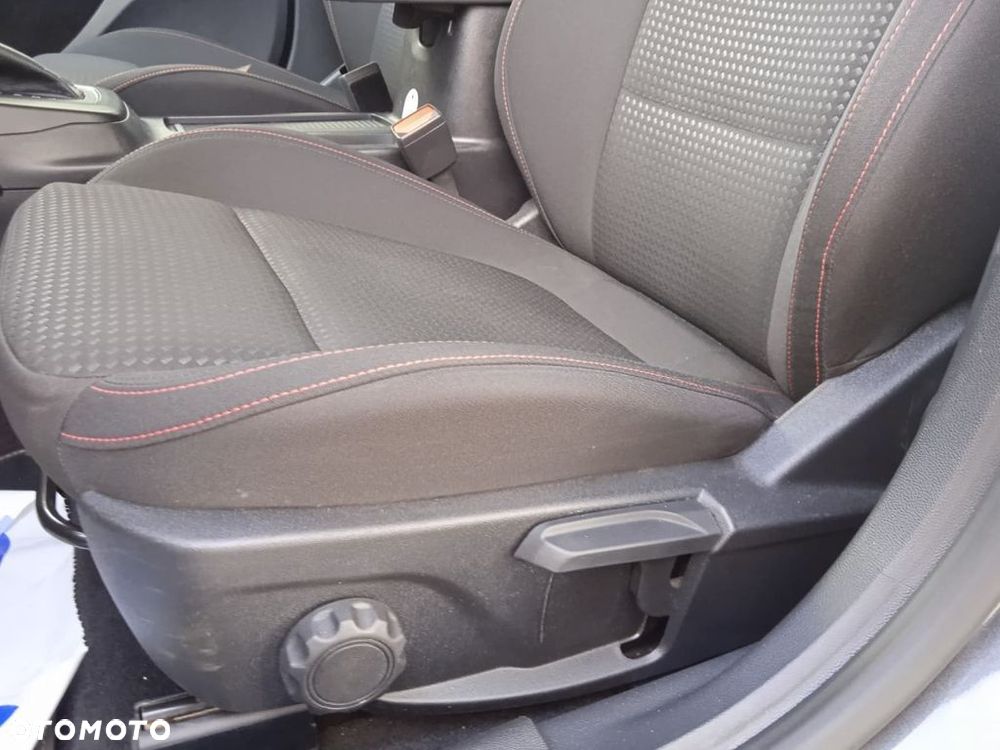 Ford Focus 1.0 EcoBoost mHEV ST-Line X - 35