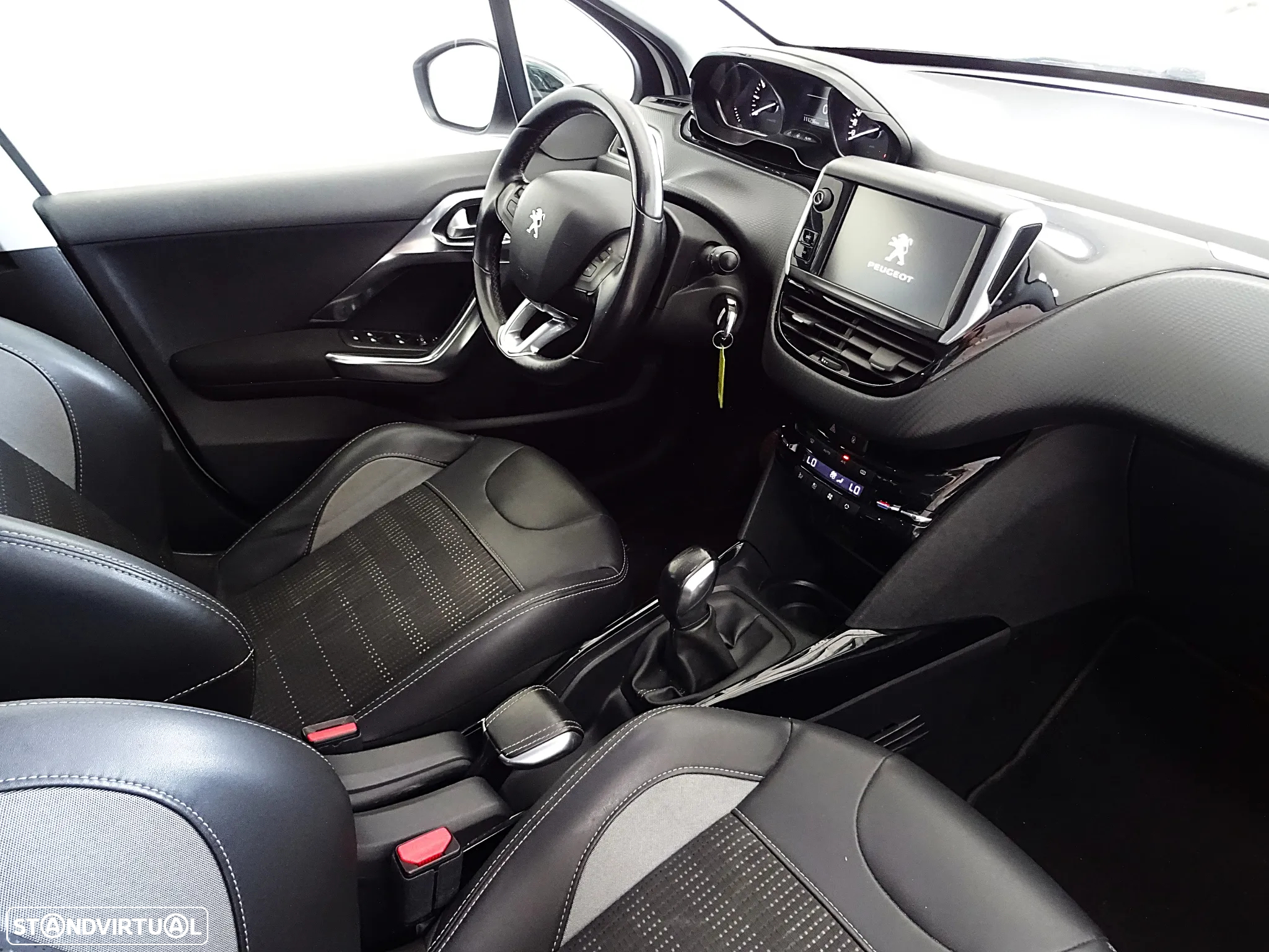 Peugeot 2008 1.2 PureTech Allure - 10