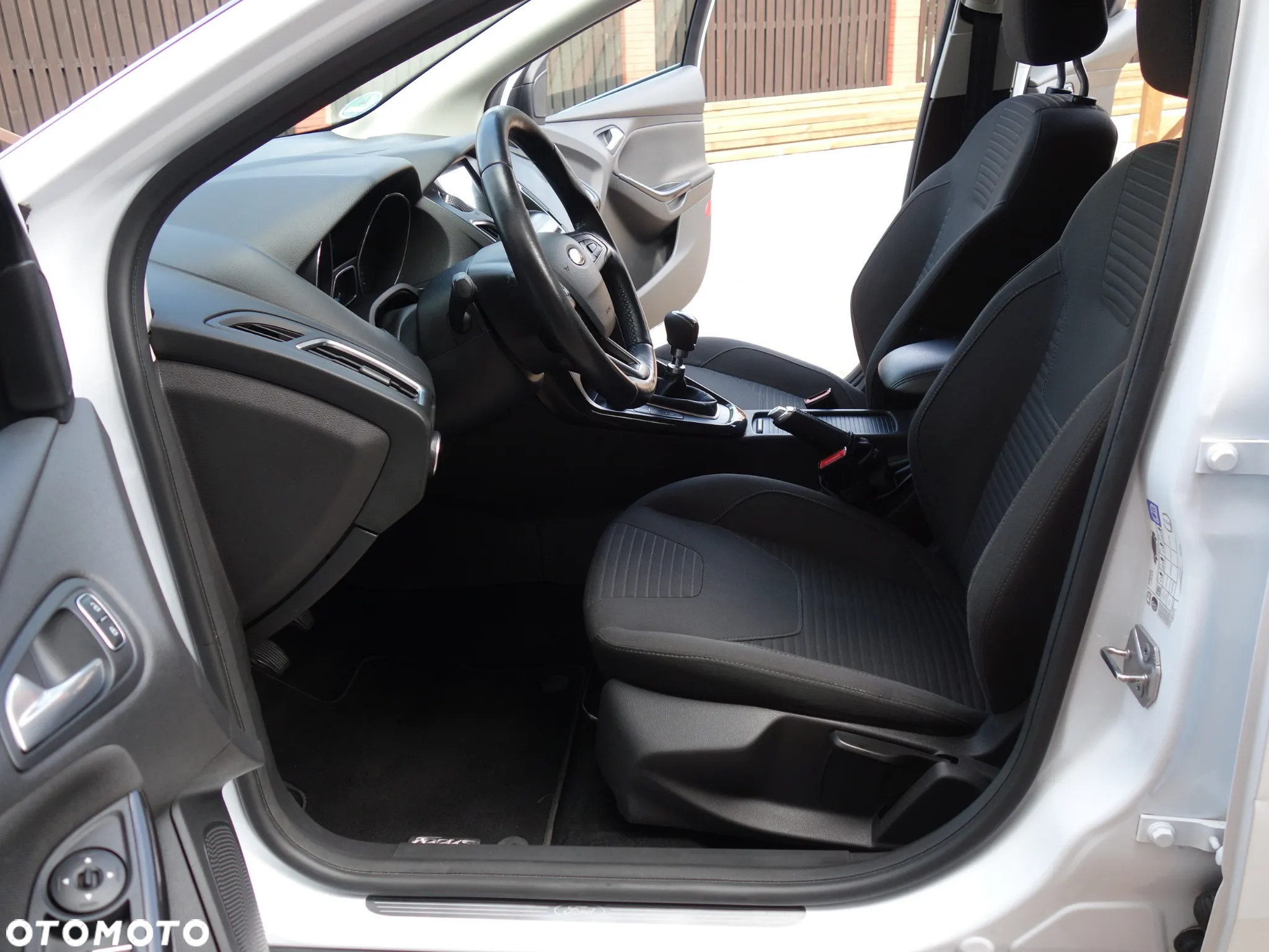 Ford Focus Turnier 1.5 EcoBlue Start-Stopp-System TITANIUM - 29