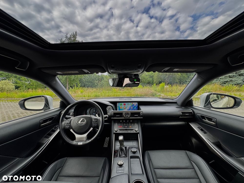 Lexus IS 200t / 300 F Sport - 14