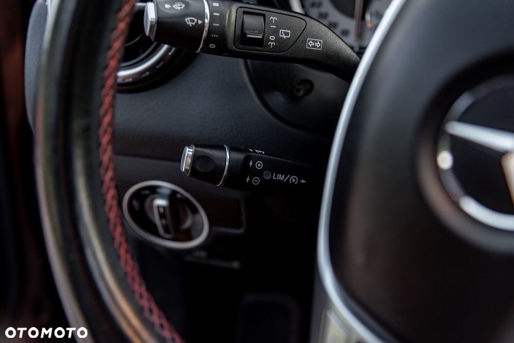 Mercedes-Benz GLA 250 4Matic 7G-DCT AMG Line - 39