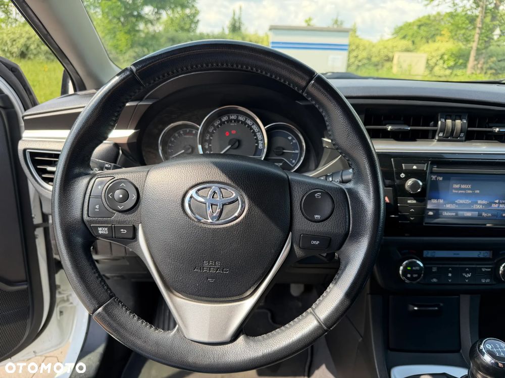 Toyota Corolla 1.6 Premium - 17