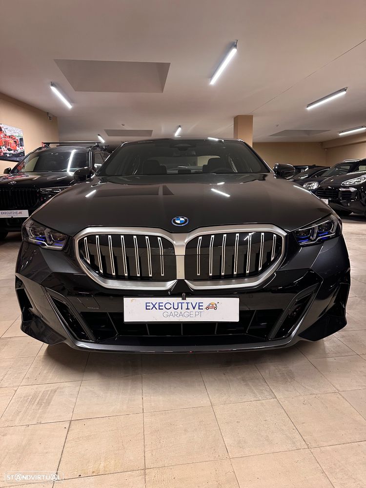 BMW 530 e Pack Desportivo M - 1