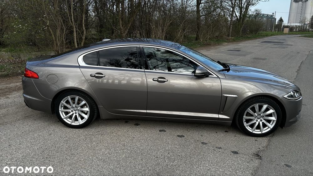 Jaguar XF - 3