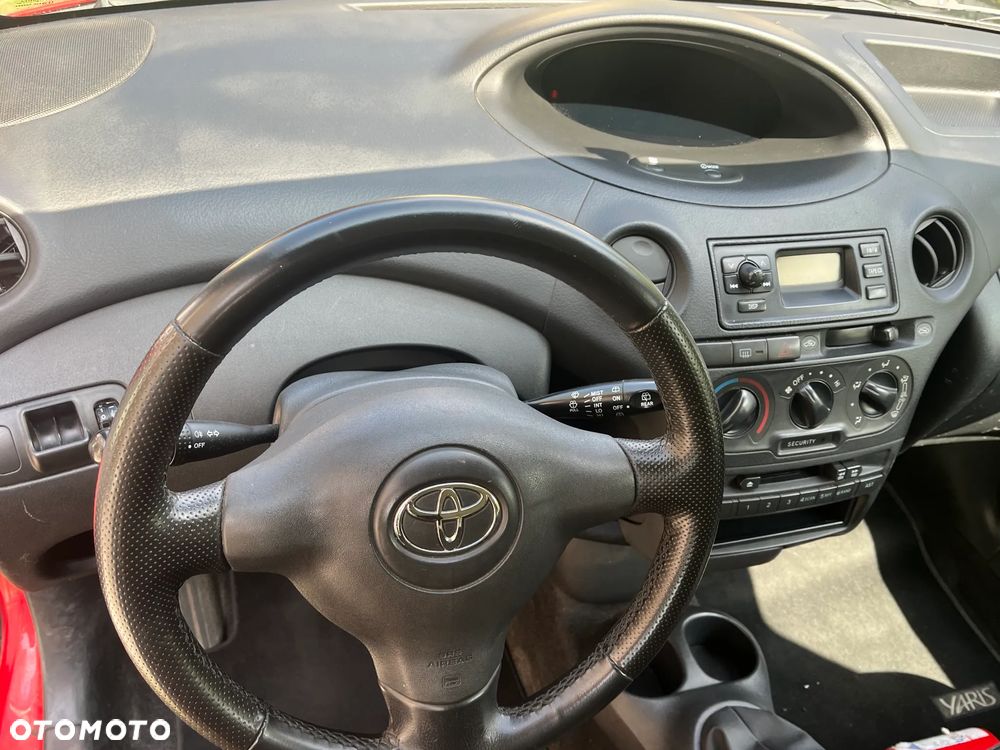 Toyota Yaris 1.0 Base - 7
