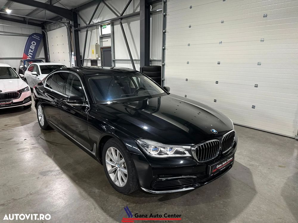 BMW Seria 7 740Le iPerformance - 24