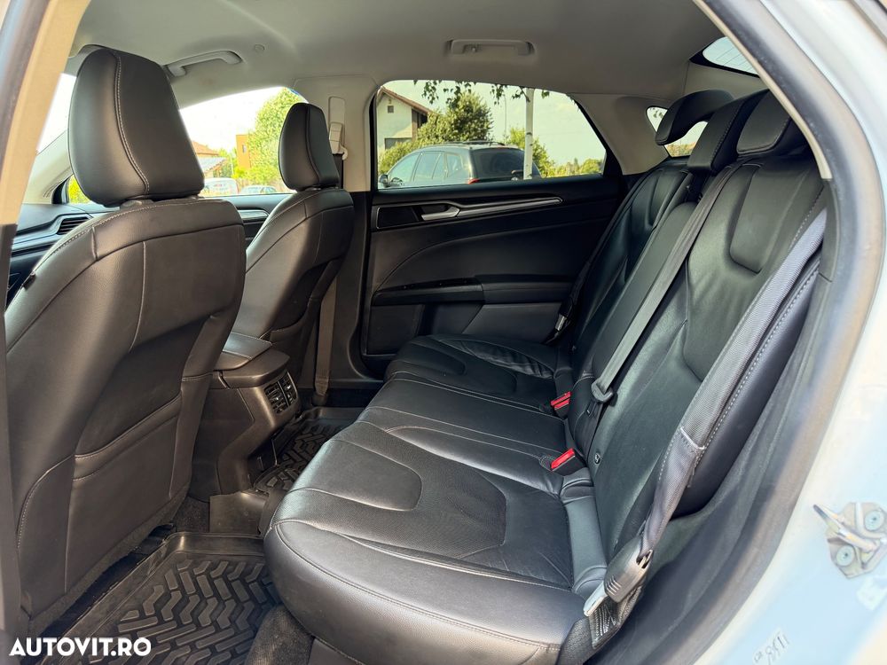 Ford Mondeo 2.0 HEV Titanium - 11
