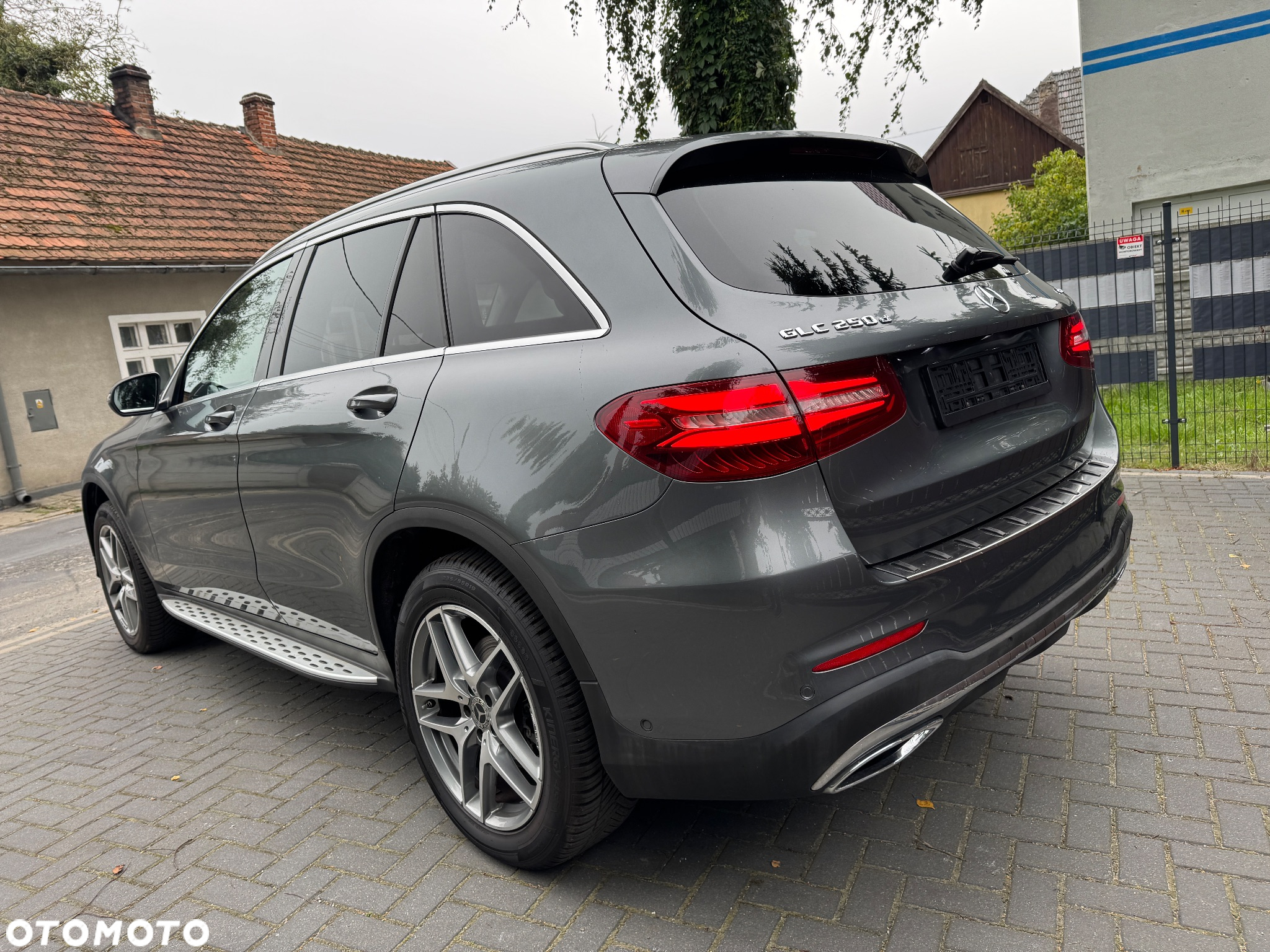Mercedes-Benz GLC 250 d 4Matic 9G-TRONIC AMG Line - 4