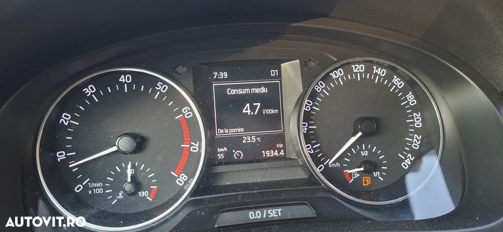 Skoda RAPID 1.2 TSI Style DSG - 10