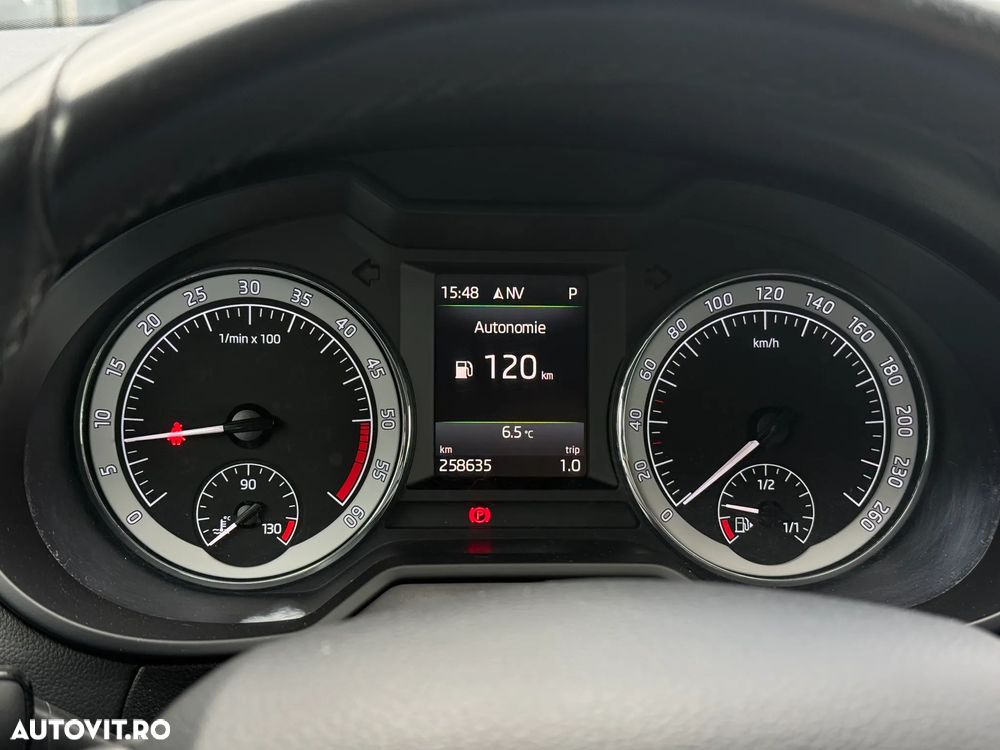 Skoda Octavia 1.6 TDI DSG Ambition - 26