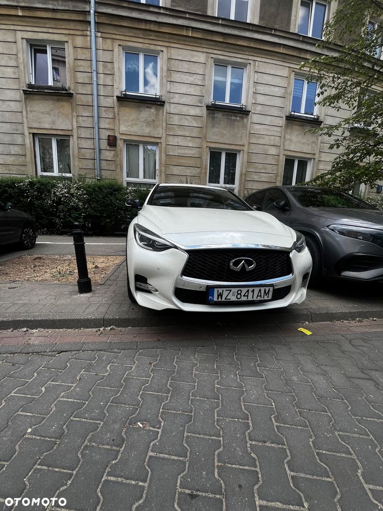Infiniti Q30 2.0t Sport AWD 7DCT - 3