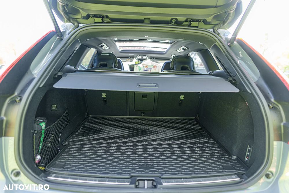 Volvo XC 60 B5 MHEV AT AWD Ultimate Dark - 27