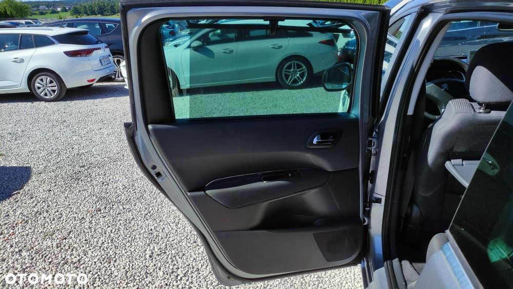 Peugeot 5008 - 13