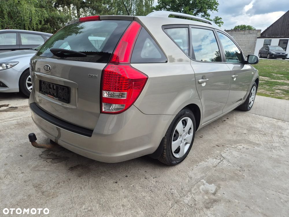 Kia Ceed - 6