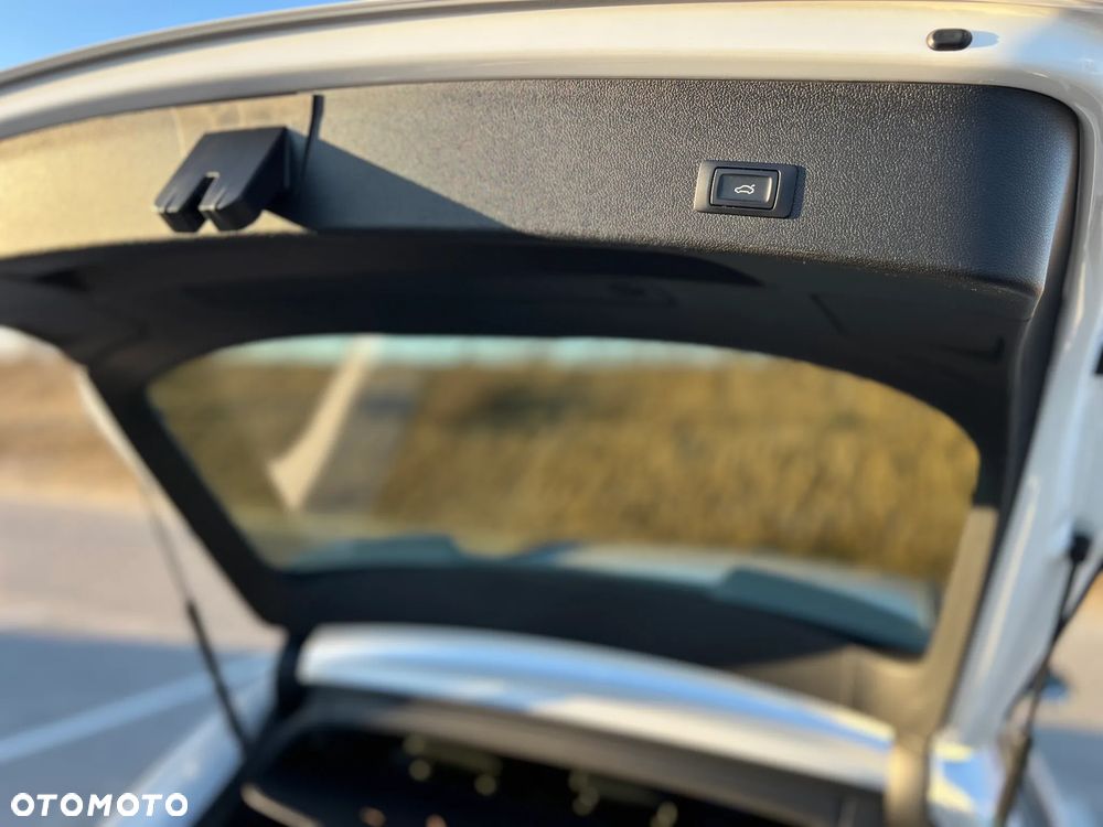 Audi A4 Avant 2.0 TDI DPF clean diesel quattro S tronic S line Sportpaket - 17