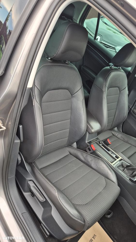 Volkswagen Golf 1.6 TDI Highline - 20