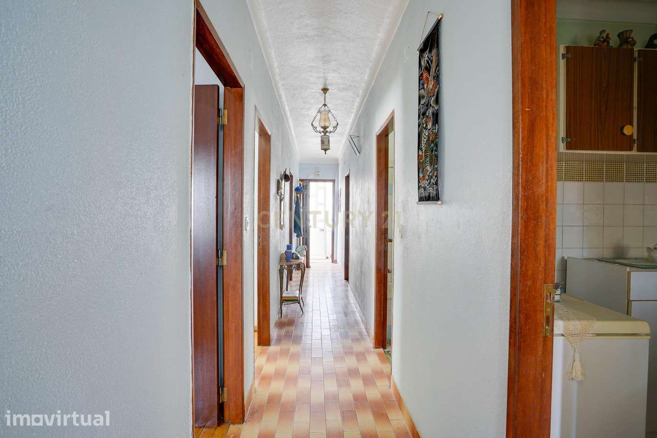 MORADIA T3 COM GARAGEM, LOGRADOURO E ESPAÇO PARA NEGÓCIO - Grande imagem: 5/38