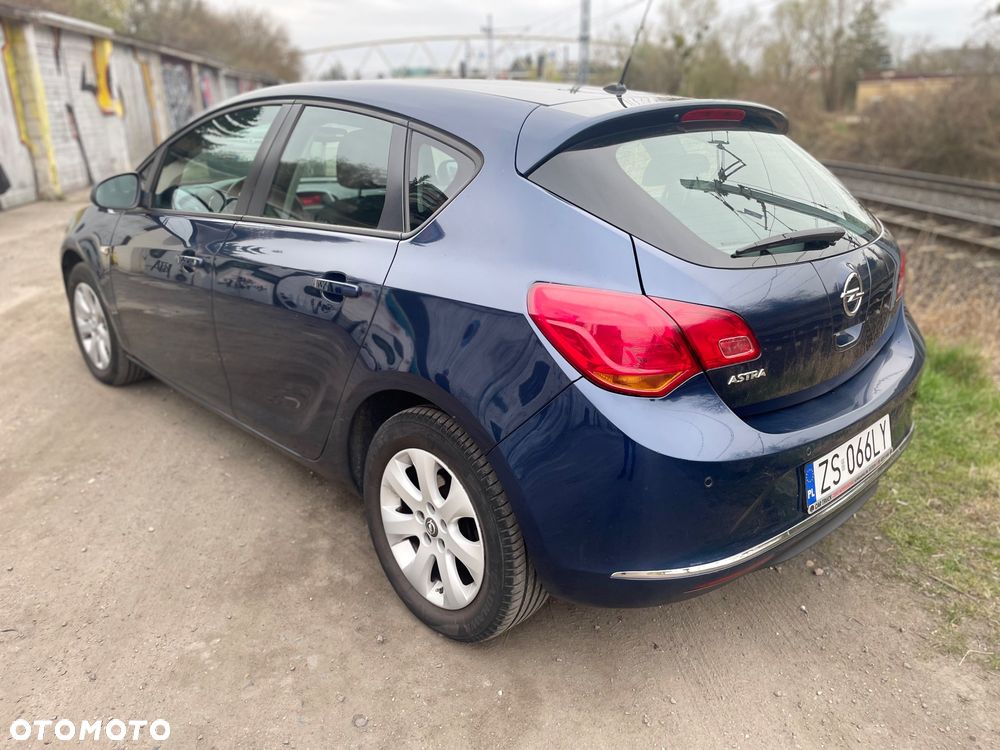 Opel Astra 1.6 Enjoy - 4