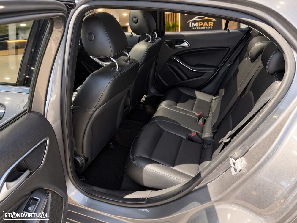 Mercedes-Benz GLA 180 - 8