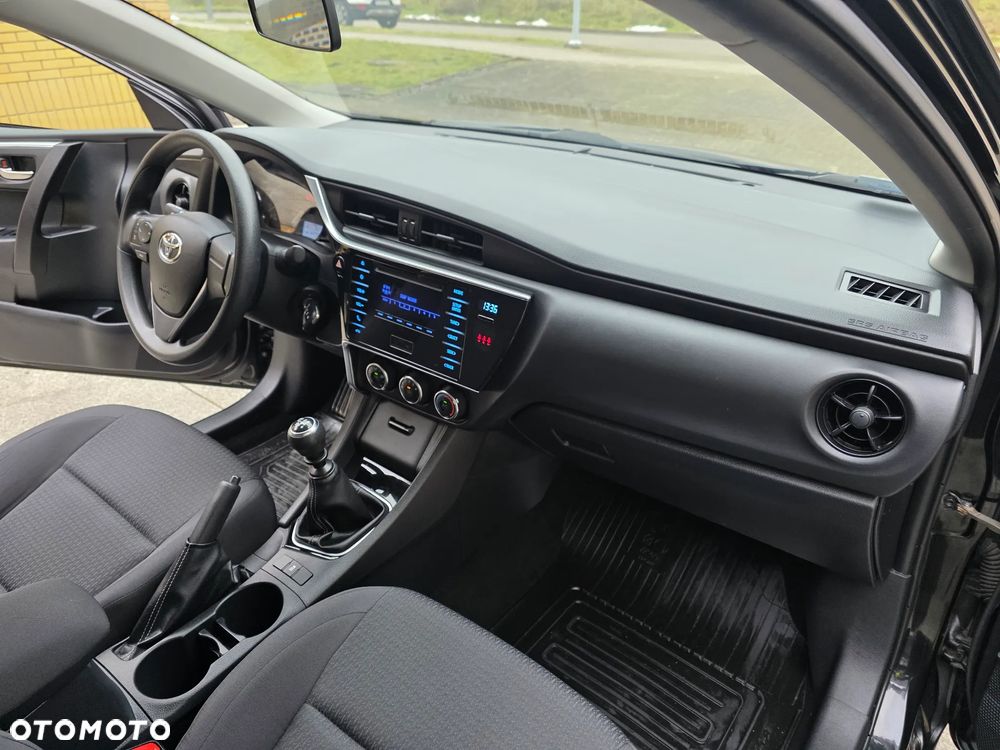 Toyota Corolla 1.6 Active EU6 - 15