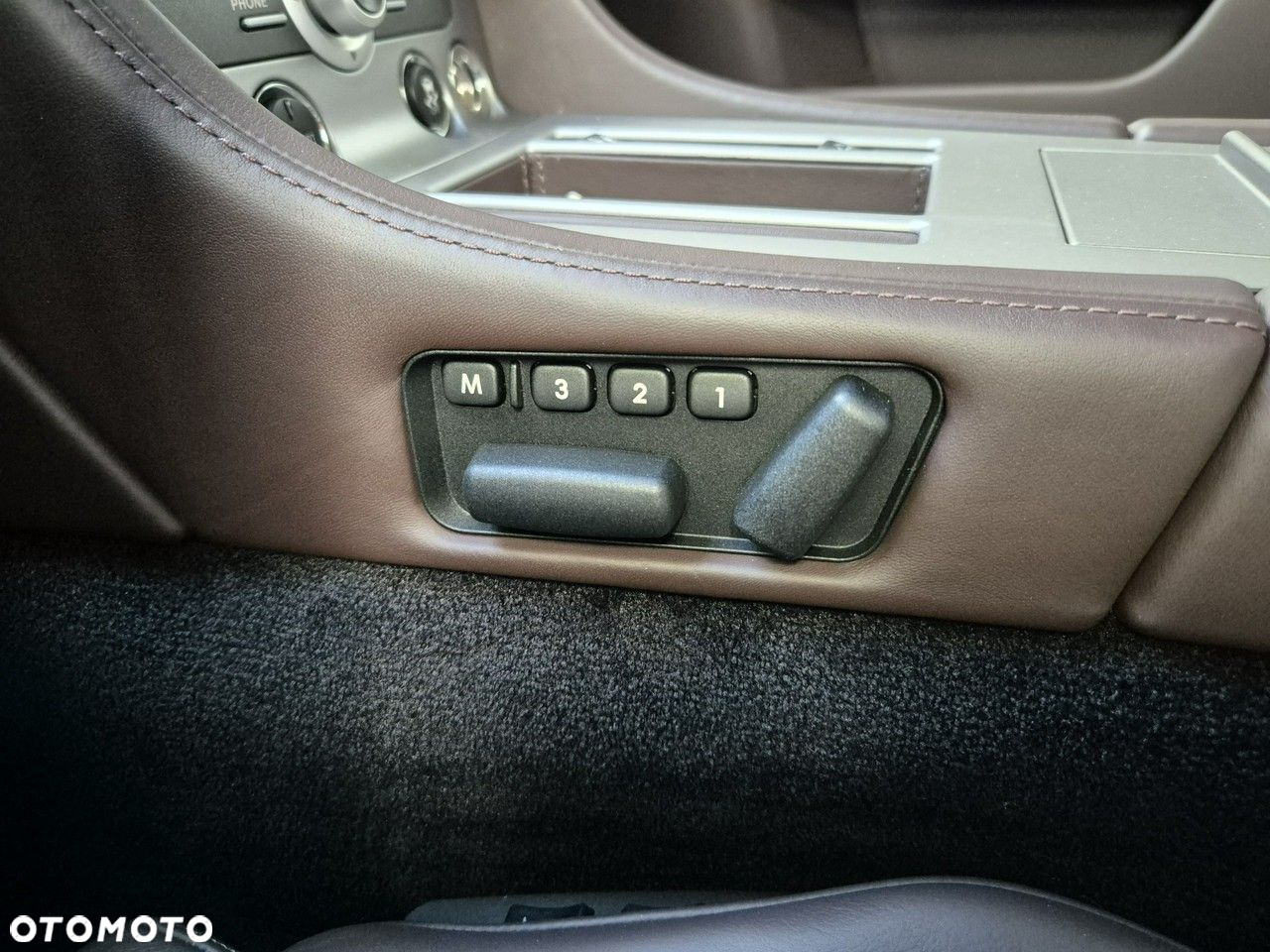 Aston Martin DB9 - 33