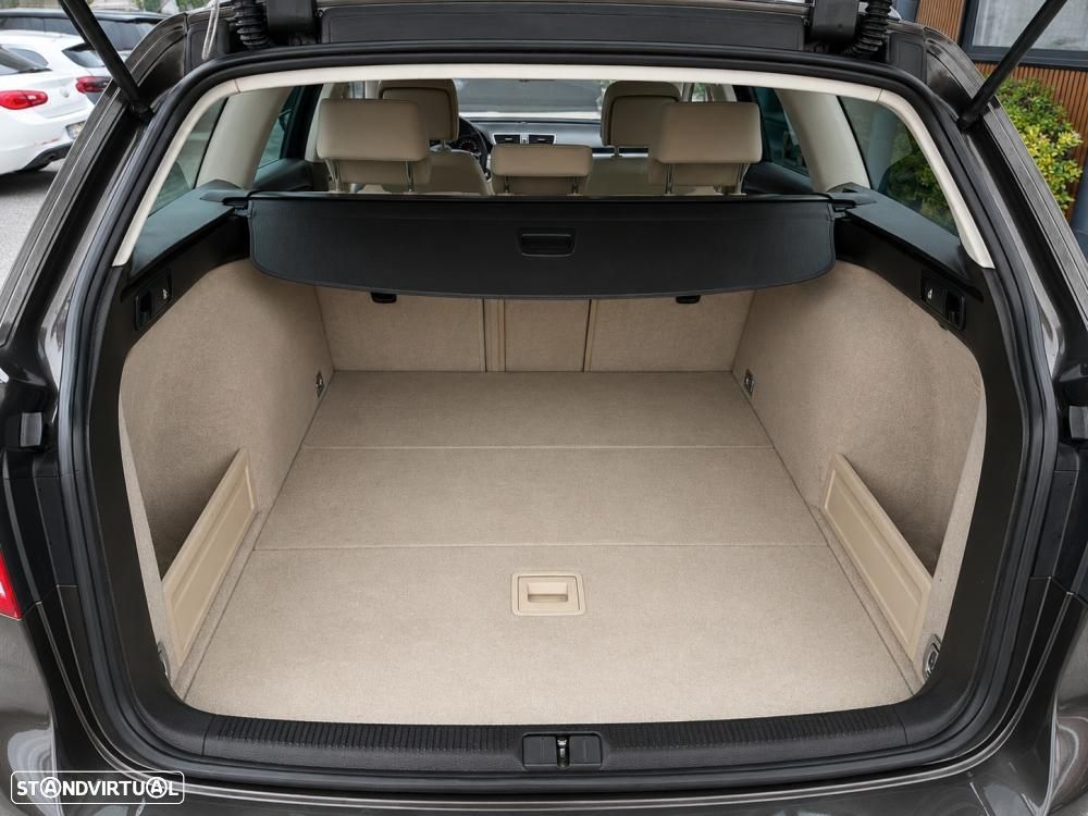 VW Passat Variant 2.0 TDI Confortline - 38