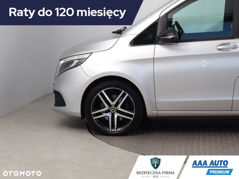 Mercedes-Benz Klasa V - 17