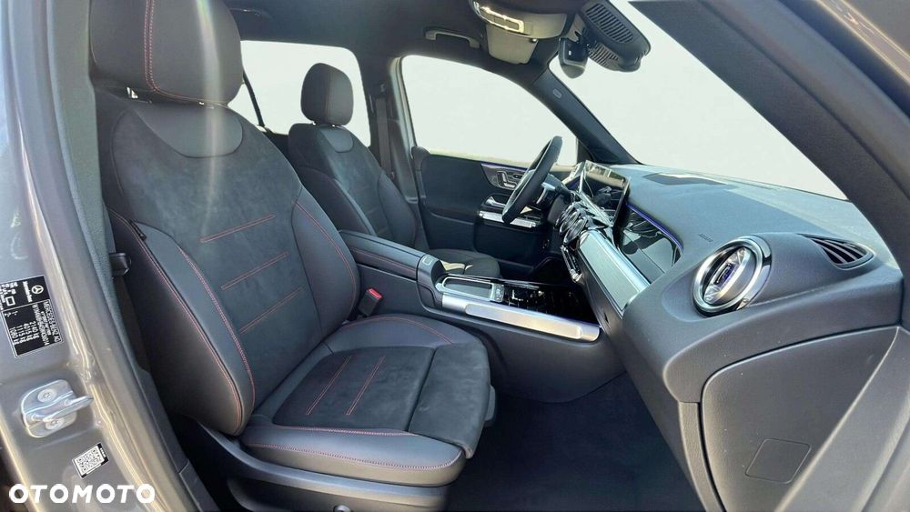 Mercedes-Benz GLB 200 AMG Line 7G-DCT - 12