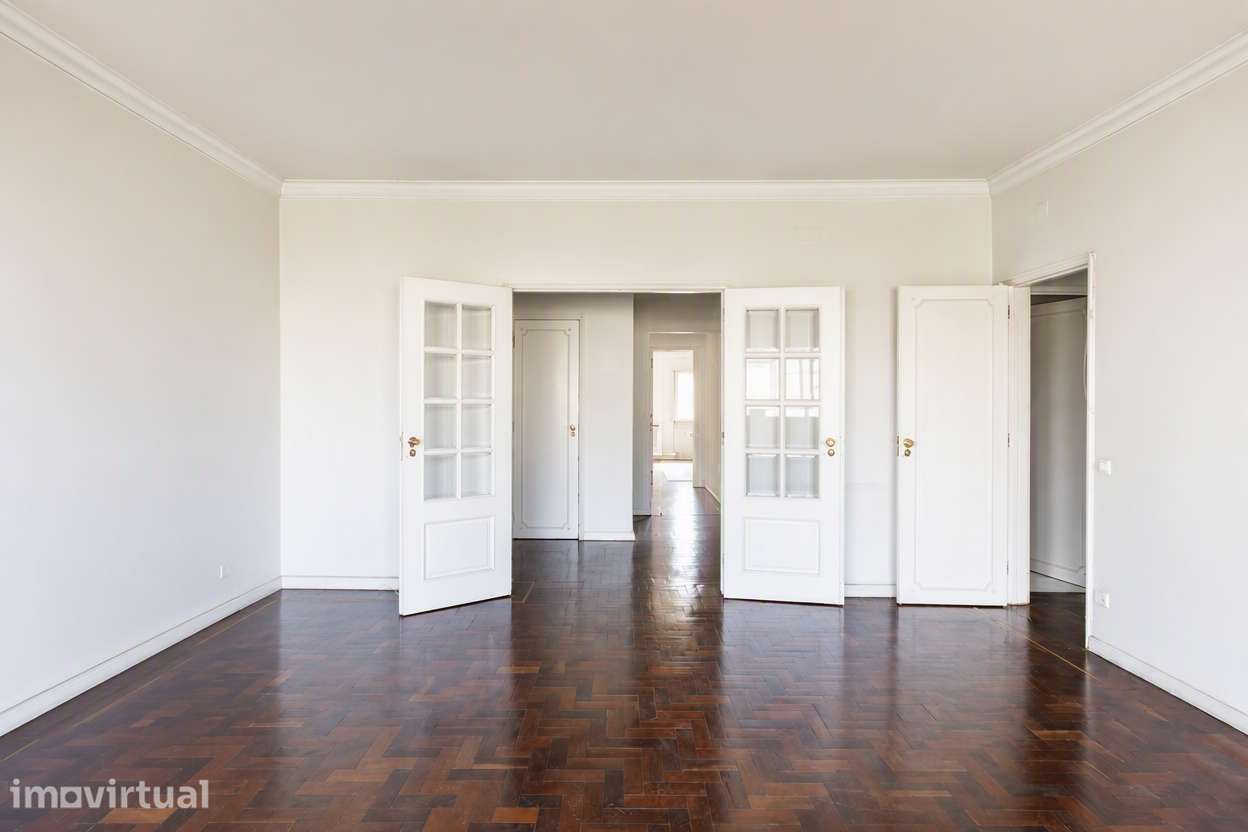 T2 119m² Avenida da República, Lisboa | Para Remodelar - Grande imagem: 4/30
